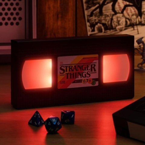 neuveden: Světlo Stranger Things VHS