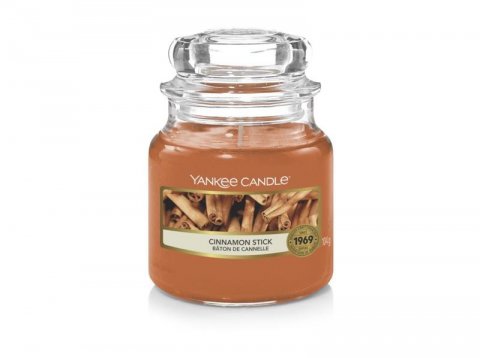 neuveden: YANKEE CANDLE Cinnamon Stick svíčka 104g