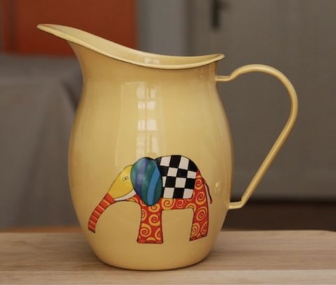 neuveden: Džbánek - slon chobot dolů - žlutá