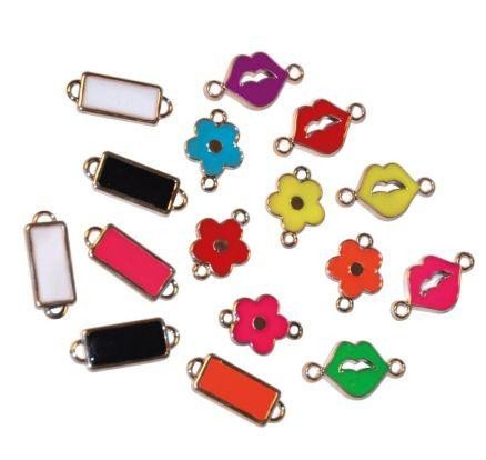 neuveden: Playbox Plastové přívěsky s kovovým vzhledem 50 ks