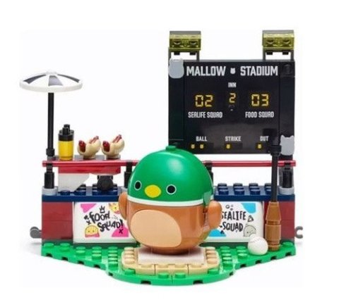 -: Squishmallows Stavebnice BLDR - Avery a baseballové hřiště