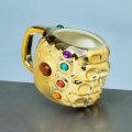 neuveden: Hrnek 3D Avengers Infinity Gauntlet / Thanosova rukavice, 600 ml