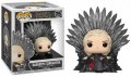 neuveden: Funko POP Deluxe: Game of Thrones S10 - Daenerys Sitting on Throne