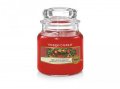 neuveden: YANKEE CANDLE Red Apple Wreath svíčka 104g