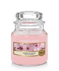 neuveden: YANKEE CANDLE Cherry Blossom svíčka 104g